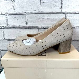 Benassal Beige Vented Block Heels Round Toe Wood Grain Heel Size 9.5 NEW COMFORT